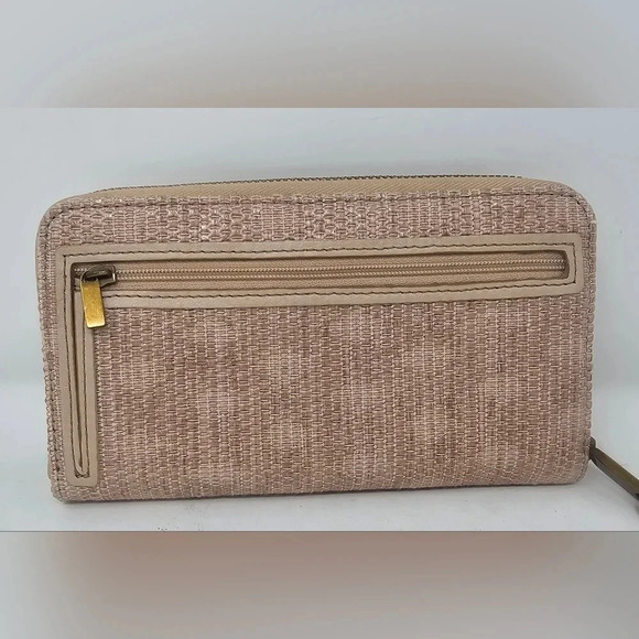 Fossil Ladies Sydney Leather Zip Clutch Wallet Barely Pink Wristlet NWOT - Picture 2 of 16